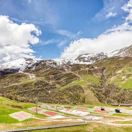 In French Alps With Scenic Views * 생마르탱 드 벨빌